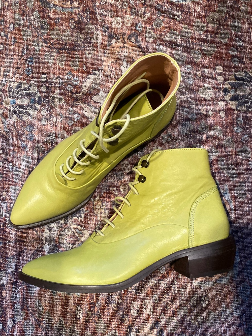 Intentionally Blank, West Lime Green Lace-Up Leather Ankle Boots. Size 39. - Picture 3 of 11